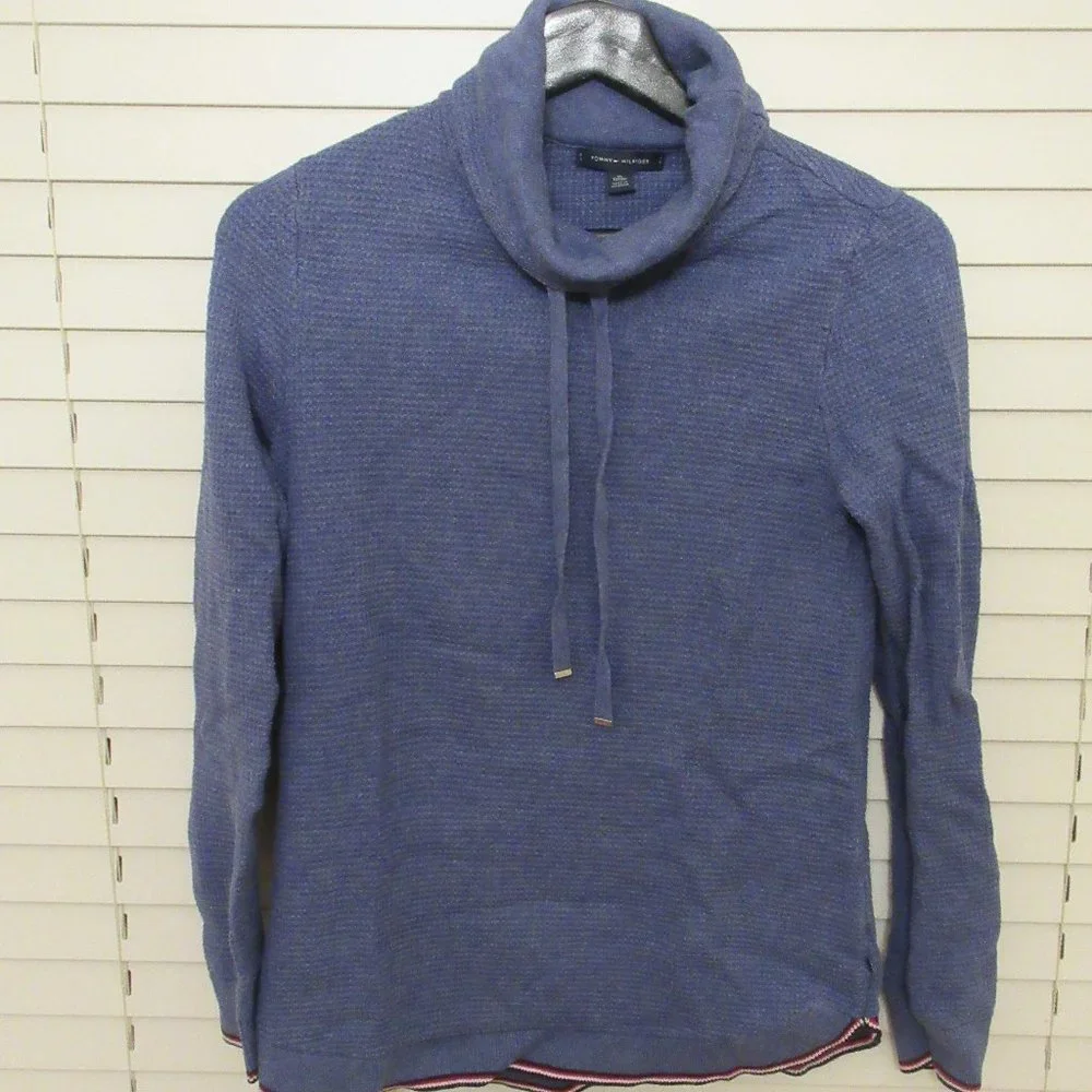 Tommy Hilfiger. Turtleneck. Top - Picture 2 of 7